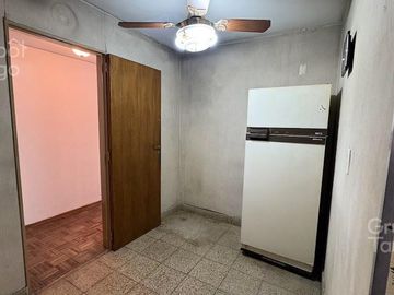 Departamento en venta, Belgrano C, 4 ambientes patio balcón