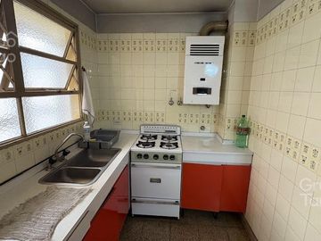 Departamento en venta, Belgrano C, 4 ambientes patio balcón
