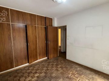 Departamento en venta, Belgrano C, 4 ambientes patio balcón