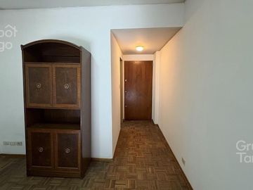 Departamento en venta, Belgrano C, 4 ambientes patio balcón