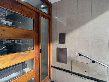 Departamento en venta, Belgrano C, 4 ambientes patio balcón