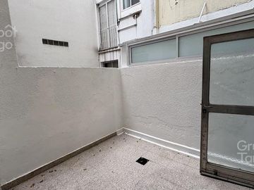 Departamento en venta, Belgrano C, 4 ambientes patio balcón
