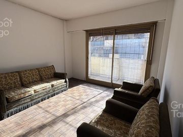 Departamento en venta, Belgrano C, 4 ambientes patio balcón