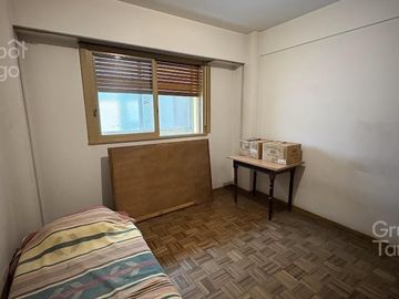 Departamento en venta, Belgrano C, 4 ambientes patio balcón