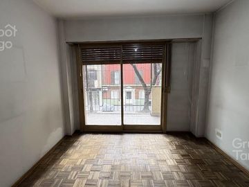 Departamento en venta, Belgrano C, 4 ambientes patio balcón