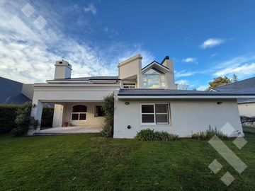 Venta casa 3 dorm Bº Rincón Club de Campo