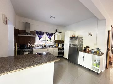 Casa en venta 3 dormitorios pileta San Agustín Villa Nueva