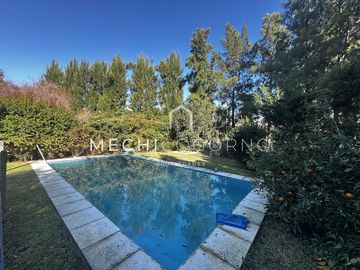 Casa en venta 3 dormitorios pileta San Agustín Villa Nueva