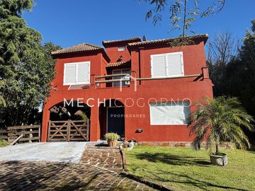 Casa en venta 3 dormitorios pileta San Agustín Villa Nueva