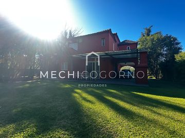 Casa en venta 3 dormitorios pileta San Agustín Villa Nueva