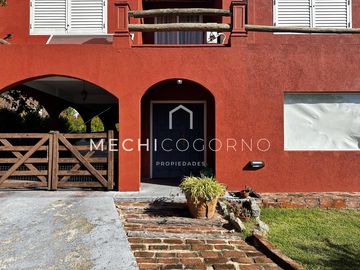 Casa en venta 3 dormitorios pileta San Agustín Villa Nueva