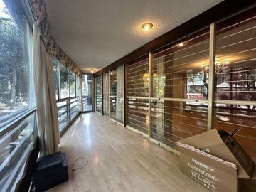 Departamento con Balcón en Venta en Polanco PARA REMODELAR.