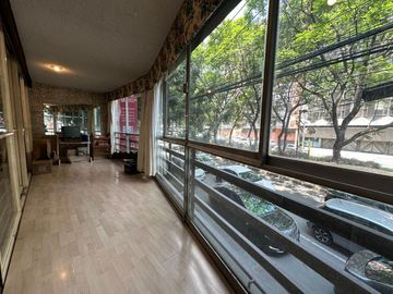 Departamento con Balcón en Venta en Polanco PARA REMODELAR.
