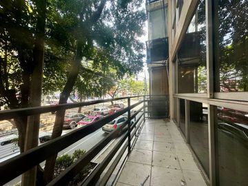 Departamento con Balcón en Venta en Polanco PARA REMODELAR.