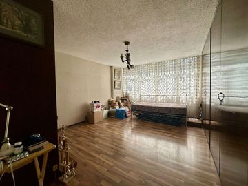 Departamento con Balcón en Venta en Polanco PARA REMODELAR.
