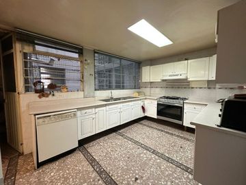 Departamento con Balcón en Venta en Polanco PARA REMODELAR.