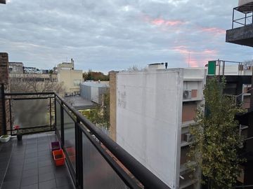 Venta DEPARTAMENTO 4 AMBIENTES en Duplex con Cochera fija techada- San Isidro