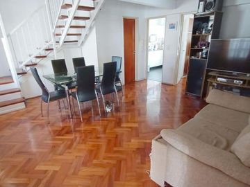 Venta DEPARTAMENTO 4 AMBIENTES en Duplex con Cochera fija techada- San Isidro