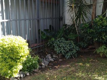 HERMOSA CASA EN ZONA RESIDENCIAL DE FLORESTA