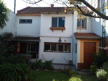 HERMOSA CASA EN ZONA RESIDENCIAL DE FLORESTA