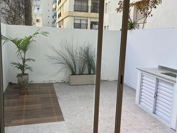 Venta departamento 1 ambiente con patio, Plaza Colon, Mar del Plata