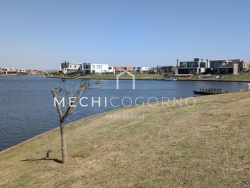 Casa en venta de 4 dormitorios en Carpinchos, Nordelta