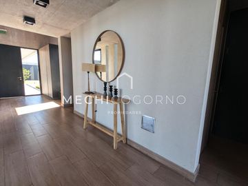 Casa en venta de 4 dormitorios en Carpinchos, Nordelta