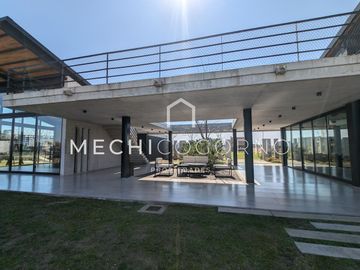 Casa en venta de 4 dormitorios en Carpinchos, Nordelta