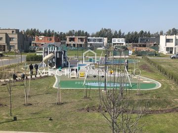 Casa en venta de 4 dormitorios en Carpinchos, Nordelta