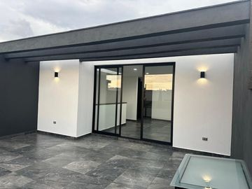 VENTA DE CASA LA ANTIGUA CEMENTERA CUATRO RECAMARAS CON BAÑO COMPLETO CADA UNA