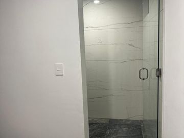 VENTA DE CASA LA ANTIGUA CEMENTERA CUATRO RECAMARAS CON BAÑO COMPLETO CADA UNA