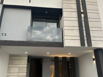 VENTA DE CASA LA ANTIGUA CEMENTERA CUATRO RECAMARAS CON BAÑO COMPLETO CADA UNA