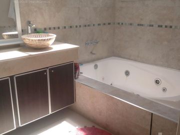Casa en venta 6 ambientes- en Maschwitz Club-