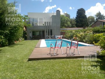 Casa en venta 6 ambientes- en Maschwitz Club-