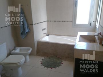 Casa en venta 6 ambientes- en Maschwitz Club-