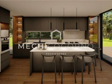 Casa en venta de 5 dormitorios y pileta en Carpinchos, Nordelta
