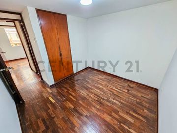 Tu nuevo hogar con luz natural y vista externa en Santa Catalina