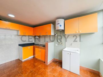 Tu nuevo hogar con luz natural y vista externa en Santa Catalina