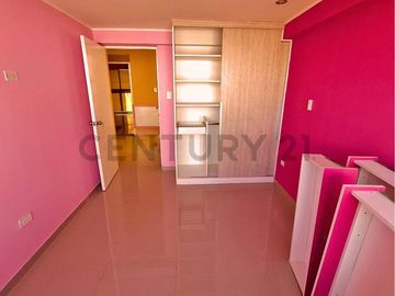Casa amplia en venta en Urb. El Sol de Pocollay