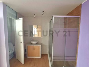 Casa amplia en venta en Urb. El Sol de Pocollay