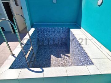 Casa amplia en venta en Urb. El Sol de Pocollay