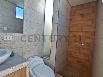 Casa amplia en venta en Urb. El Sol de Pocollay
