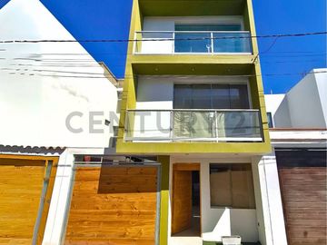 Casa amplia en venta en Urb. El Sol de Pocollay