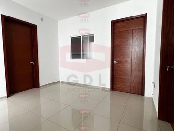 LA RIOJA CASA AMPLIA EN VENTA