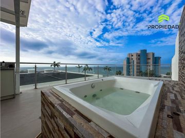 Departamento en alquiler frente al mar en Manta con terraza y jacuzzi