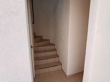 VENTA DE CASA EN FRACC. HACIENDA DE LAS FUENTES CALIMAYA