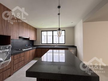 Casa en venta Fraccionamiento Paseo de La Reina