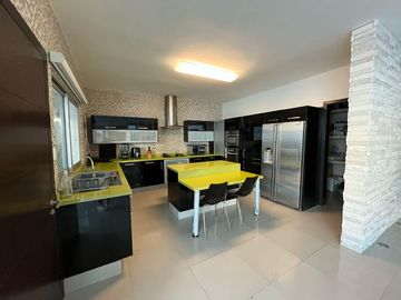 Casa en VENTA - Lomas Diamante