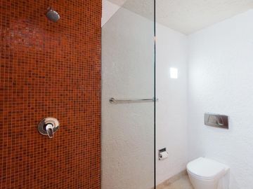 Sophisticated Elegance: Exclusive 3-Bedroom Residence in Playacar