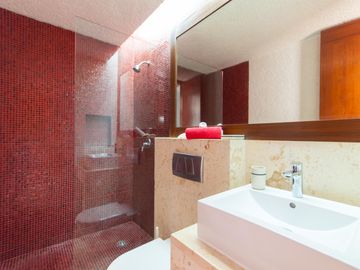 Sophisticated Elegance: Exclusive 3-Bedroom Residence in Playacar